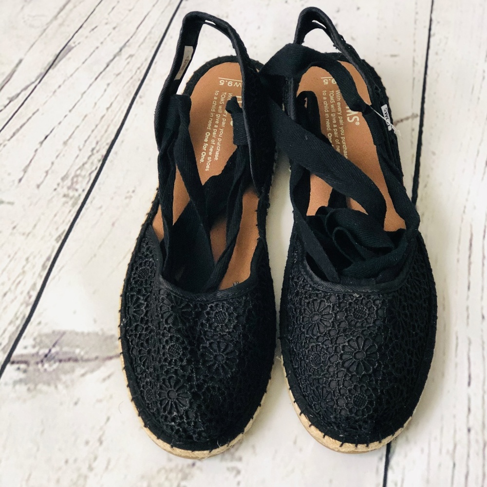 Toms Lace-up Slipper